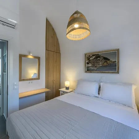 Astrea Suites:new Entry Amazing View Foinikia (Santorini)